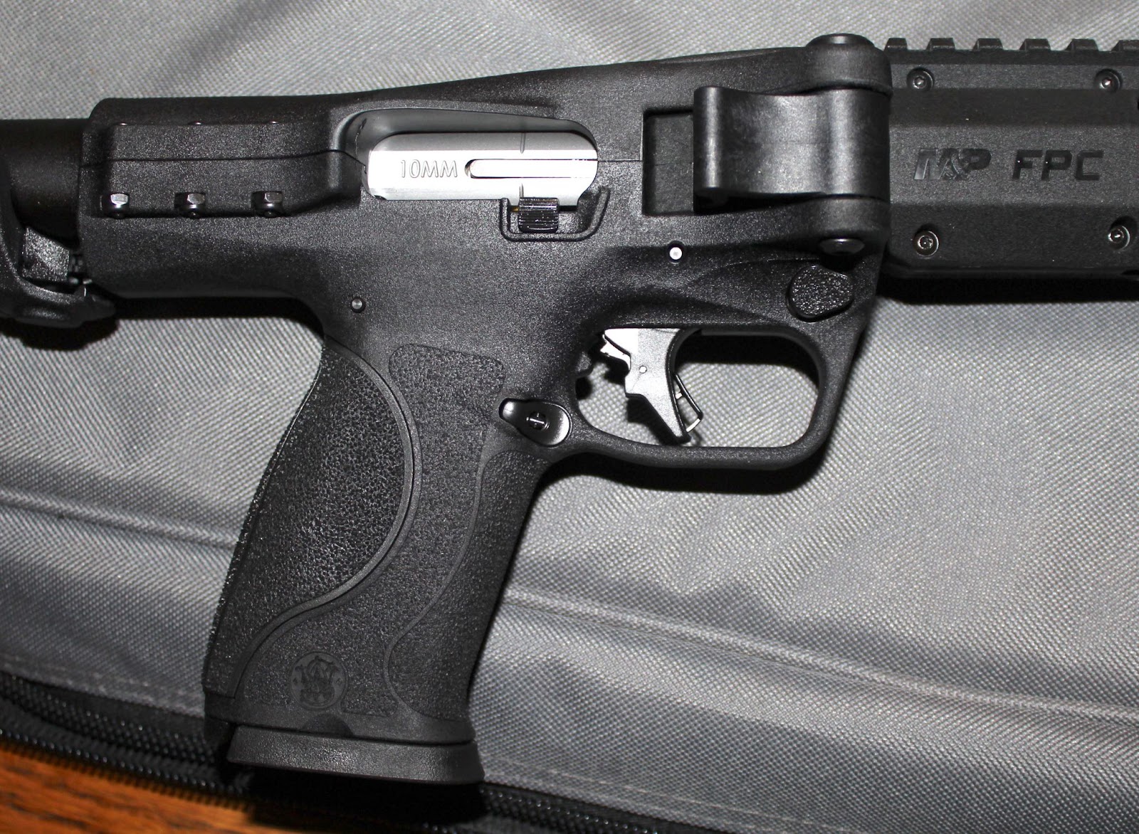 unnamed-17 S&W’s Folding 10mm Carbine: Backpack Firepower